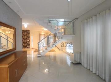 Casa · 233m² · 4 Quartos · 2 Vagas · Oportunidade - Casa em Condomínio - Condomínio Altos da Serra VI - Urbanova - 4 Dormitórios - 233m².