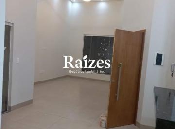 Casa · 125m² · 3 Quartos · 2 Vagas · Casa com 3/4 sendo 1 suíte no Laranjeiras 