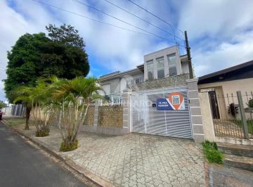 Casa · 163m² · 4 Quartos · 2 Vagas · Ampla Casa de 4 Dormitórios com Churrasqueira e Quintal!