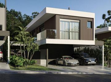 Casa de 4 quartos, Curitiba · Casa à Venda em Santo Inácio Curitiba | 4 Quartos, 2 Suítes e Quintal com Churrasqueira