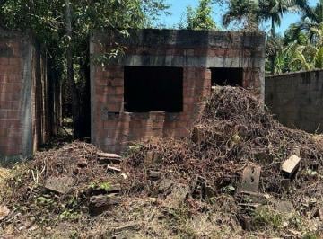 Casa de 2 quartos, Guapimirim · Terreno com duas casas em construção em Guapimirim