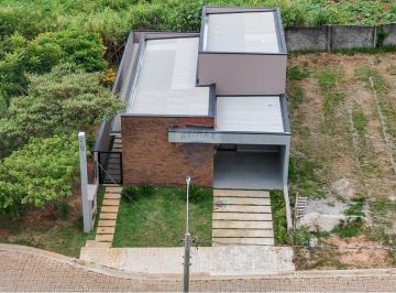 Casa · 111m² · 3 Quartos · 2 Vagas · Casa com 3 quartos (1 suíte) no Condomínio Cerejeiras em Araçoiaba da Serra-SP
