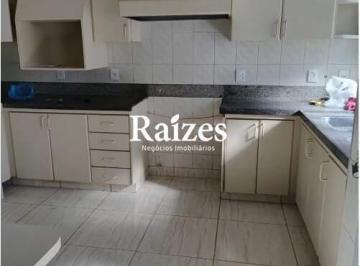 Casa · 220m² · 4 Quartos · 2 Vagas · Casa à venda em Uberlândia no Santa Mônica com 4 dormitórios, sendo 2 suítes, 360m² de terreno