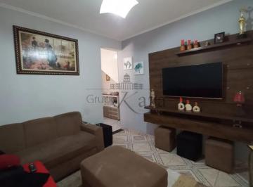 Casa · 135m² · 4 Quartos · 2 Vagas · Oportunidade - Casa Sobrado - Jardim Sul - 4 Dormitórios - 146m².
