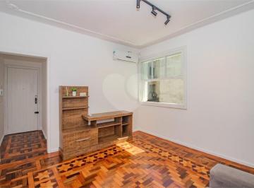 Apartamento · 70m² · 2 Quartos · Apartamento com 2 quartos à venda em Centro histórico - RS