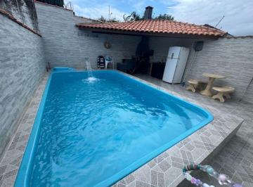 Casa de 2 quartos, Itanhaém · Casa com piscina e 2 quartos em Itanhaém.
