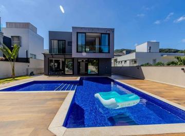 Casa · 400m² · 4 Quartos · 4 Vagas · Casa em Condomínio à venda no Ariribá em Balneário Camboriú.