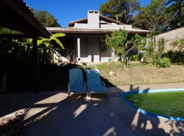Casa · 400m² · 4 Quartos · 5 Vagas · Casa com 400m² - 4 suites e 6 banheiros e playground / Zona Sul de Poa