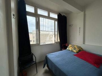 quarto · Conjugado reformado, andar alto, vista livre, 30 m2, isento de IPTU. 