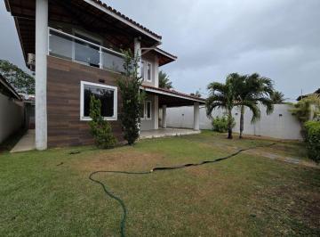 Casa de 4 quartos, Lauro de Freitas · Casa em condomínio fechado com amplo terreno!