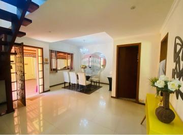 Casa · 222m² · 3 Quartos · 4 Vagas · Casa com 3 quartos, sendo 3 suítes a venda por R$1.550.000  Guaiuba, Guarujá - São Paulo