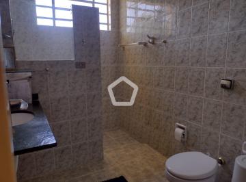 Casa · 108m² · 2 Quartos · 4 Vagas · Rua Mário Silveira Rosa, 185