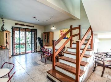 Casa · 166m² · 2 Quartos · 2 Vagas · Casa em condomínio fechado de 2 quartos, suíte, 2 vagas no bairro Guarujá