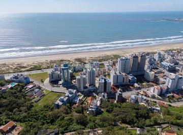 Apartamento · 108m² · 3 Quartos · 1 Vaga · Apartamento em Mar Grosso, Laguna/SC