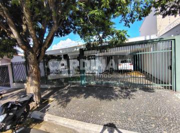 Casa · 390m² · 3 Quartos · 3 Vagas · Casa 3 Dormitórios com garagem para 3 carros.