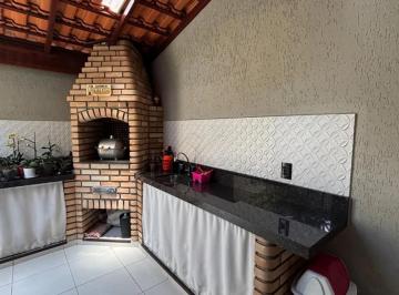 Casa · 225m² · 3 Quartos · 4 Vagas · Sobrado à venda com 225m², 3 quartos e 4 vagas no Jardim Santo André - Santo André/SP