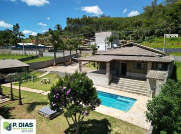Rural · 800m² · 3 Quartos · 5 Vagas · Sossego e Tradição: Chácara Estilo Colonial com Vizinhos Moradores em Pinhalzinho