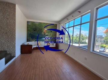 Casa · 390m² · 4 Quartos · 2 Vagas · Ampla casa, 390 m², salão, 4 quartos (suíte), terraço panorâmico com churrasquei