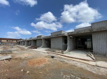 Casa · 124m² · 3 Quartos · 2 Vagas · Casa em Condomínio Fechado no Jardins Di Seffer – 3 Quartos com Suíte e Piscina