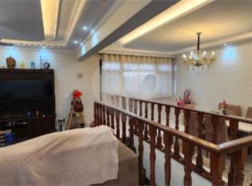 Casa · 279m² · 6 Quartos · 2 Vagas · Casa com 6 quartos à venda em Embaré - SP
