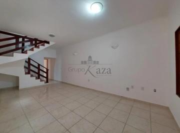 Casa · 110m² · 3 Quartos · 2 Vagas · Oportunidade - Casa Sobrado - Bosque dos Eucaliptos - 3 Dormitórios - 125m².