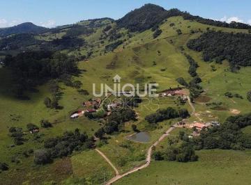 Casa · 121000m² · 3 Quartos · 8 Vagas · Sítio de 5 alqueires em Itapeva - MG