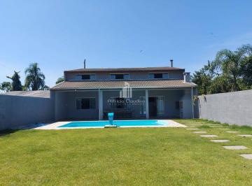 Casa · 230m² · 5 Quartos · 1 Vaga · Excelente casa com 05 quartos (01 suíte) + piscina, na Barra do Sai