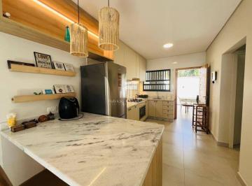 Casa · 89m² · 3 Quartos · 2 Vagas · Casa Com 03 Dormitórios (Sendo 01 Suíte) Na Barra Do Saí!