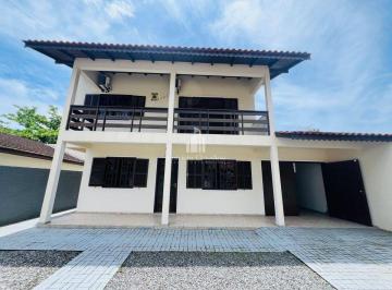 Casa · 202m² · 4 Quartos · 2 Vagas · Sobrado á 350m da praia na Barra do Sai