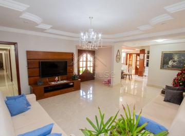 Casa de 3 quartos, Vicente Pires · Venda Casa Vicente Pires Rua 3 com 400 m² e 3 quartos no Centro