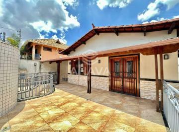 Casa · 289m² · 5 Quartos · 4 Vagas · Casa com 4 Quartos à Venda, 360m², Itapoã, próximo à Avenida Dom Pedro I