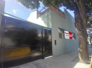 Casa · 122m² · 2 Vagas · Salão comercial para alugar no bairro Centro