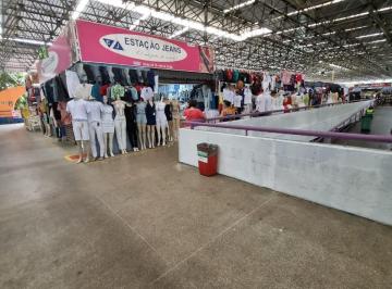Comercial , Camaçari · Vendo loja de roupa na feira de Camaçari-Ba