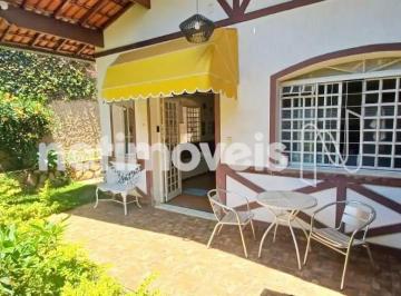 Casa · 360m² · 2 Quartos · 2 Vagas · Casa de esquina localizada no Santa Efigênia
