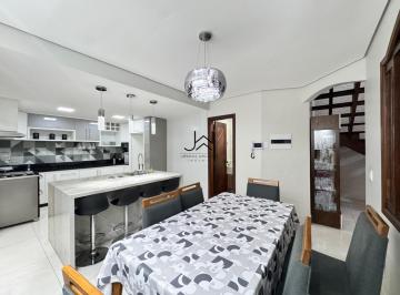 Casa de 4 quartos, Brasília · QR 3 CANDANGOLÂNDIA - 04 QUARTOS - ALTO PADRÃO - 03 VAGAS - SOBRADO - ÓTIMA LOCALIZAÇÃO