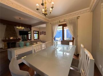 Casa de 3 quartos, São Paulo · Casa com 3 dormitórios 1 Suite, a venda no Tremembé, 310 m²