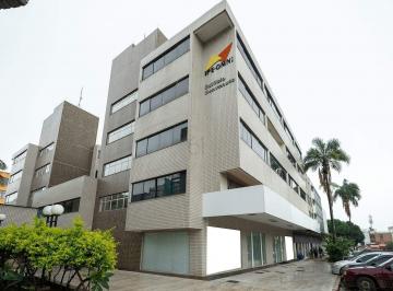 Comercial · 600m² · Loja Comercial de Alto Padrão – Asa Norte | 600 m² | Esquina com estacionamento - REFORMADA- COM OU 