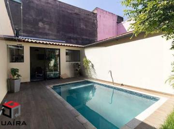 Casa · 225m² · 3 Quartos · 2 Vagas · Casa no Vila Moinho Velho - SP, 225 metros, 3 dormitórios espaçosos, possui três banheiros, 