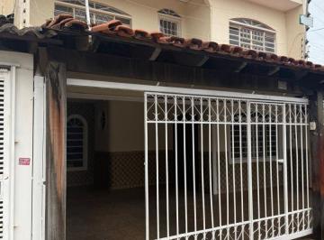 Casa de 4 quartos, Brasília · Excelente Oportunidade na QE 15 - Guará II!