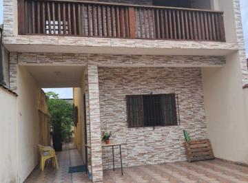 Casa de 2 quartos, Itanhaém · Casa com 2 quartos e espaço para piscina em Itanhaém.