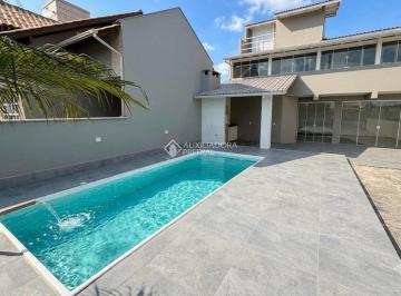 Casa · 130m² · 3 Quartos · Exclusividade, Sofisticação e o Privilégio de Viver Próximo ao Mar na Ponta do Papagaio