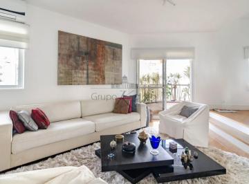 Apartamento de 3 quartos, São Paulo · Apartamento - Itaim Bibi - 3 Suítes - 217m².