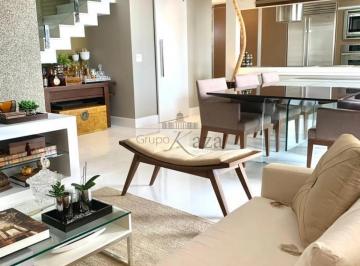 Apartamento de 2 quartos, São Paulo · Apartamento Duplex - Vila Nova Conceição - 2 Suítes - 150m².