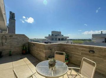 Apartamento · 140m² · 3 Quartos · 2 Vagas · Cobertura com 3 dormitórios, suíte 2 vagas.