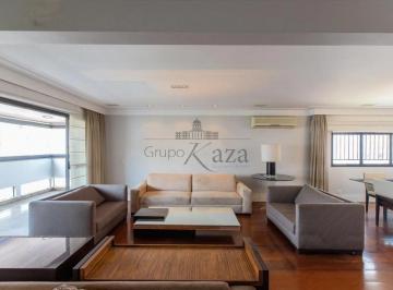 Apartamento de 4 quartos, São Paulo · Moema 230m² - 4 Dormitórios - (3suítes+Home) 4 Grs. 3.599.900