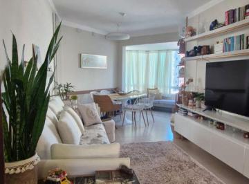 Apartamento de 2 quartos, Laguna · Apartamento reformado no Mar Grosso com 2 quartos!