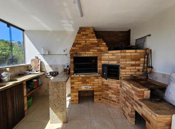 Casa de 3 quartos, Guararema · Casa Charmosa com Vista no Condomínio Alpes