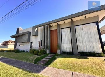 Casa · 240m² · 4 Quartos · 4 Vagas · Casa em Condomínio fechado em Capão da Canoa