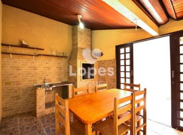 Casa de 3 quartos, Curitiba · Casa estilo chalé em 2 pvtos local privilegiado, 198 m2, terreno 240 m2, 3 quartos, 3 bwc's, 03 vag