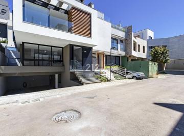 Casa · 242m² · 3 Quartos · 4 Vagas · CASA EM CONDOMÍNIO FECHADO COM EXCELENTE ACABAMENT